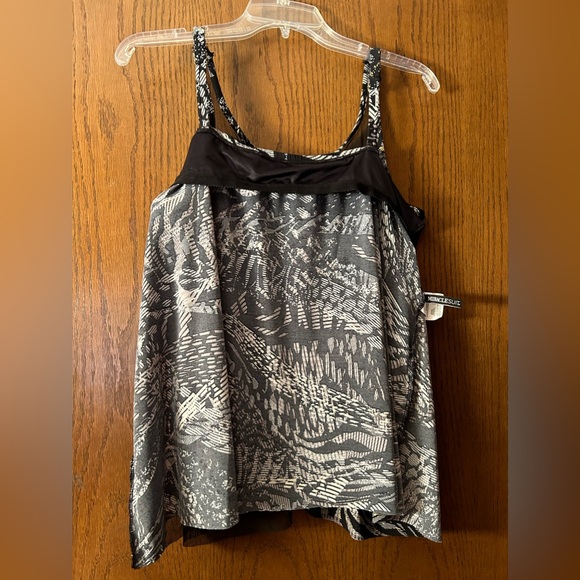 NWT Miraclesuit Lux Lynx Mirage Tankini Top Size 16 - Picture 13 of 13